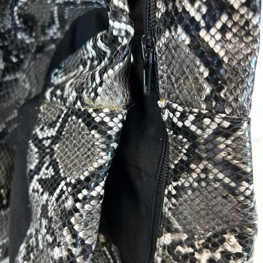 Chase + Chloe keywords snakeskin